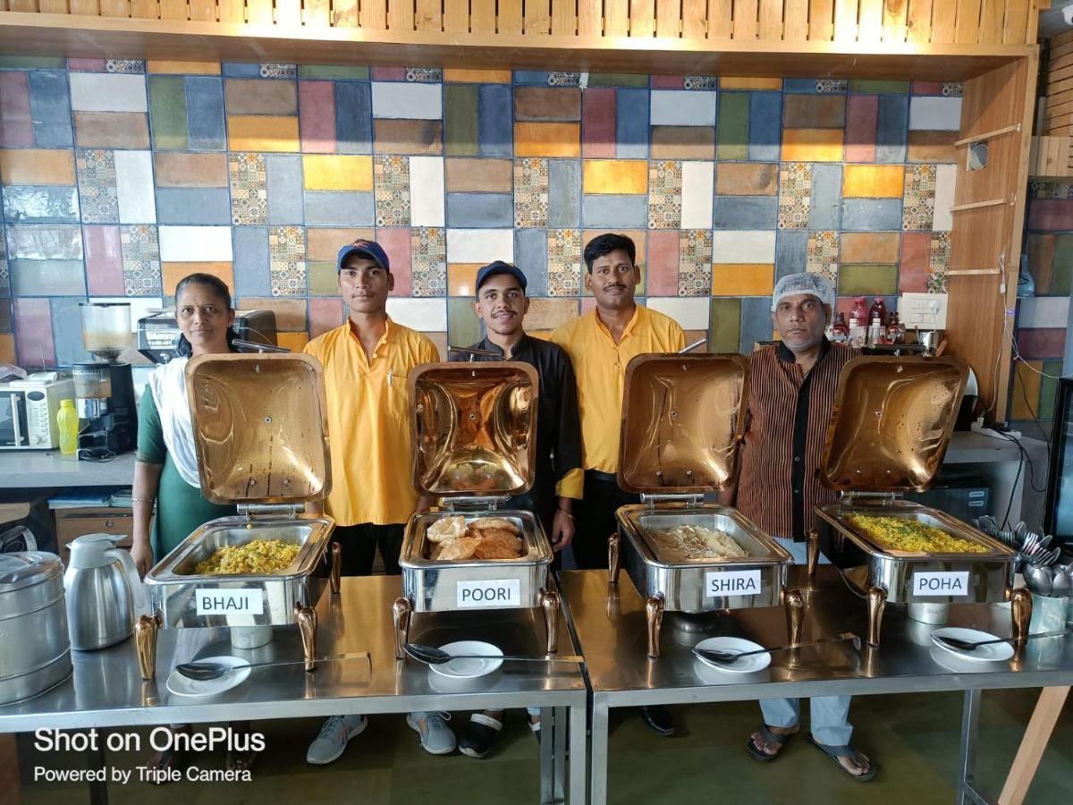 Hotel Highway Inn Andheri East Мумбай Екстериор снимка