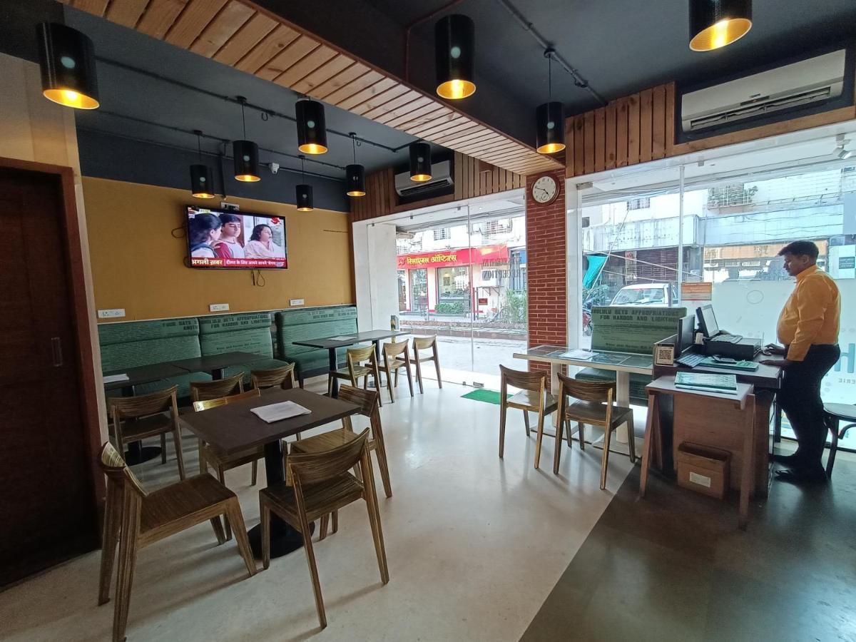 Hotel Highway Inn Andheri East Мумбай Екстериор снимка