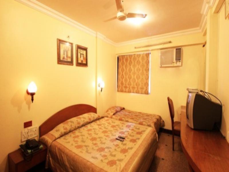 Hotel Highway Inn Andheri East Мумбай Екстериор снимка