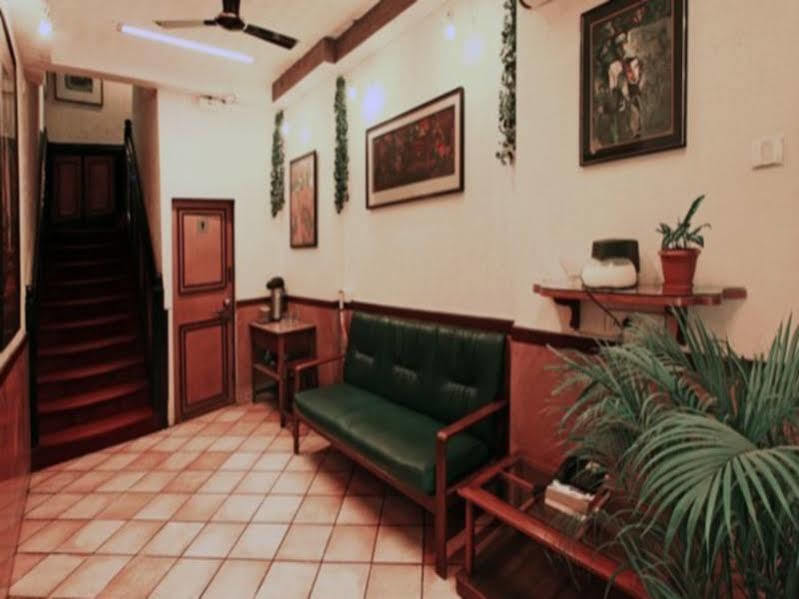 Hotel Highway Inn Andheri East Мумбай Екстериор снимка